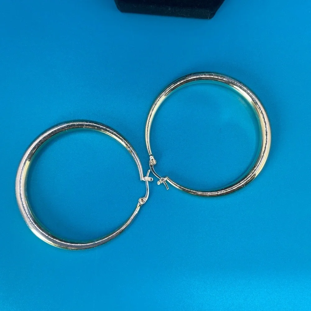 Silver Tone Greek Key Meander Bead Necklace & Large‎ Hoop Earring Set Pre-Owned